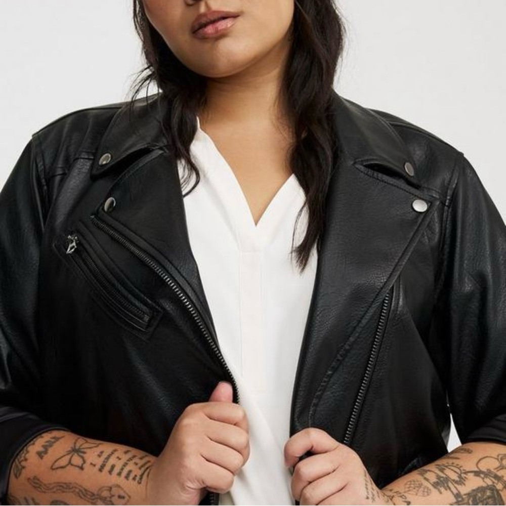 NWOT TORRID BLACK TEXTURED RELAXED MOTO FAUX LEATHER JACKET CASUAL - Picture 6 of 11